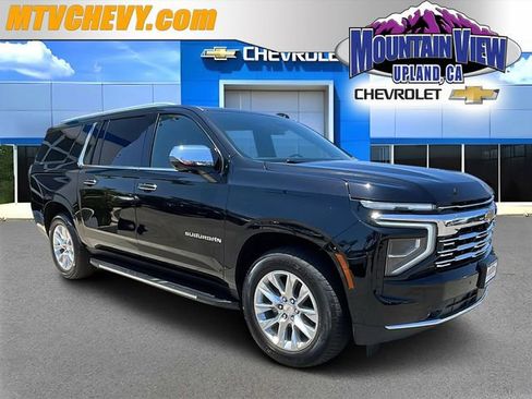 Used 2025 Chevrolet Suburban Premier RWD image 1