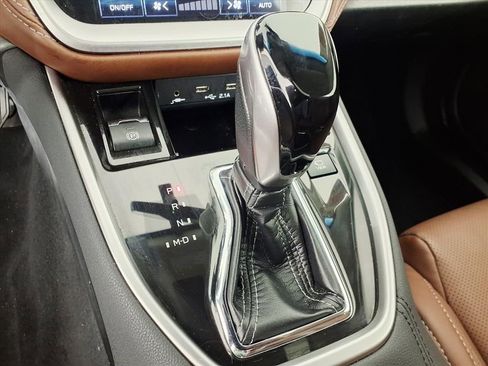 Used 2020 Subaru Outback Touring w/ Popular Package #2 image 22