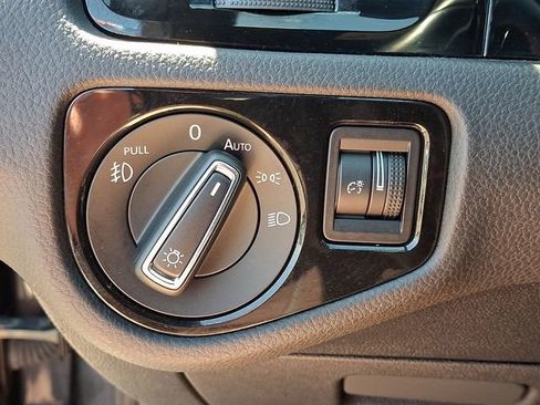 Used 2018 Volkswagen GTI S FWD image 21