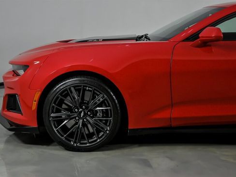 Used 2018 Chevrolet Camaro ZL1 RWD image 7