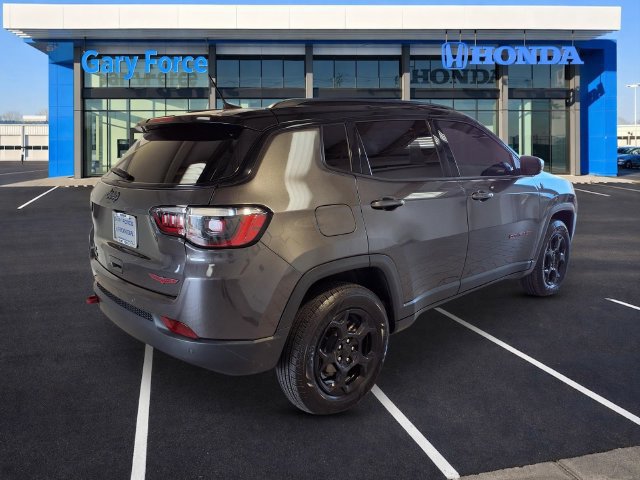 Used 2023 Jeep Compass Trailhawk AWD/4WD image 2