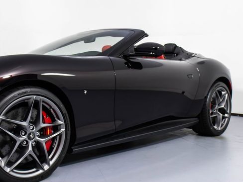 Certified 2025 Ferrari Roma Spider RWD image 32