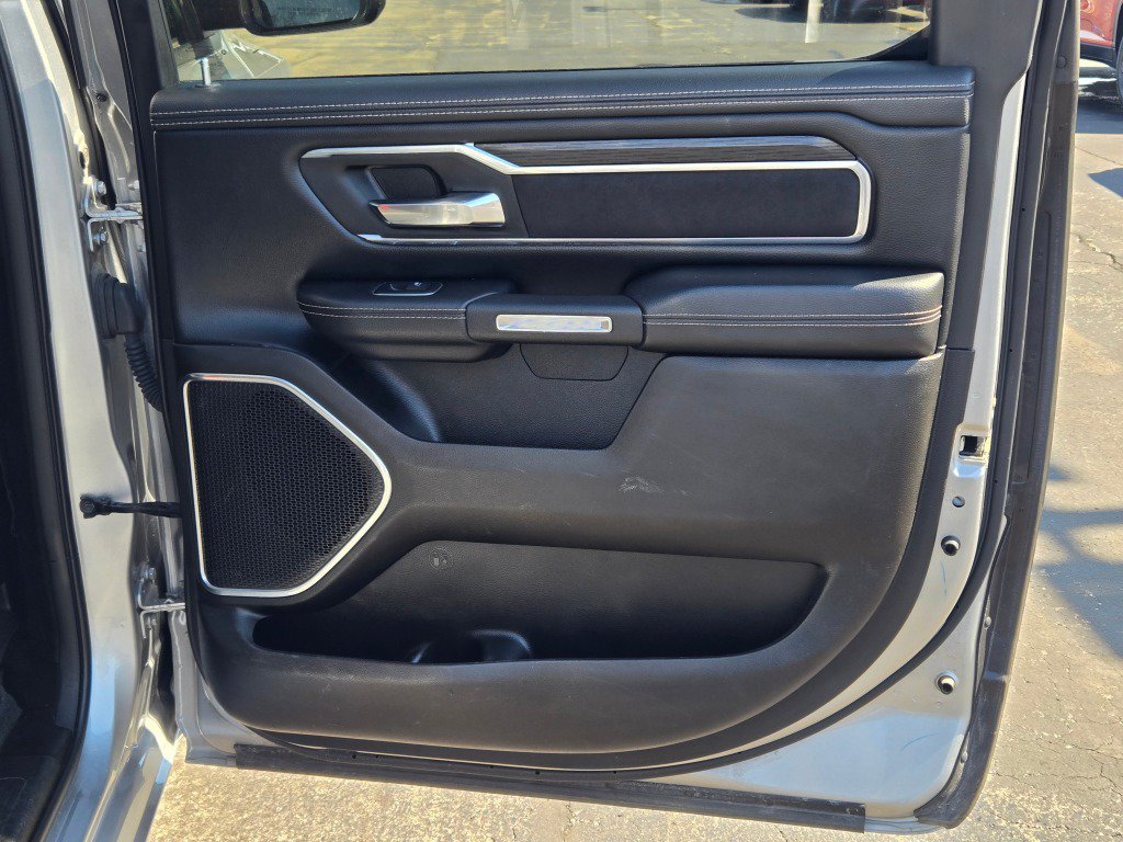Used 2024 RAM 1500 Laramie AWD/4WD image 10