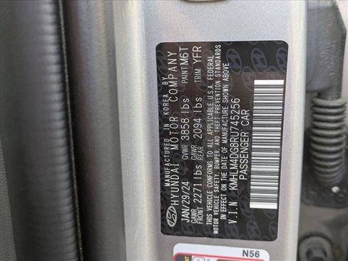 Used 2024 Hyundai Elantra SEL FWD image 15