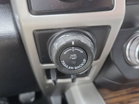 Used 2019 Ford F150 Lariat w/ Equipment Group 502A Luxury AWD/4WD image 17