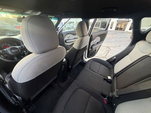 Used 2016 Kia Soul + FWD image 14