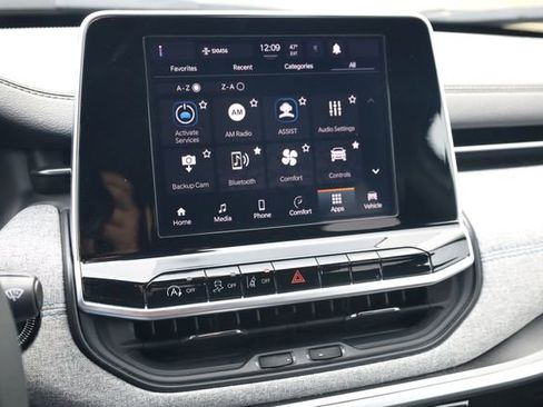 Used 2025 Jeep Compass Latitude image 16