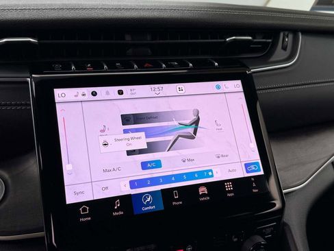 New 2025 Jeep Grand Cherokee Limited image 35