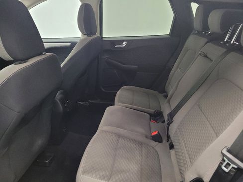 Used 2020 Ford Escape SE image 18