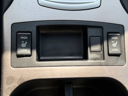 Used 2014 Subaru Outback 2.5i Limited w/ Moonroof Package AWD/4WD image 28