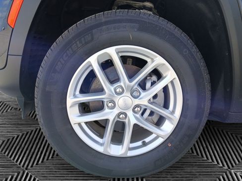 New 2024 Jeep Grand Cherokee Laredo X image 14