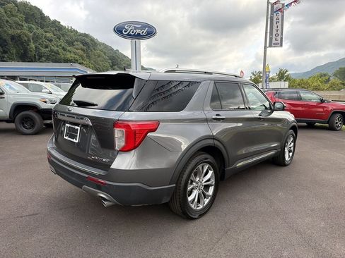 Used 2023 Ford Explorer Limited w/ Equipment Group 301A AWD/4WD image 4
