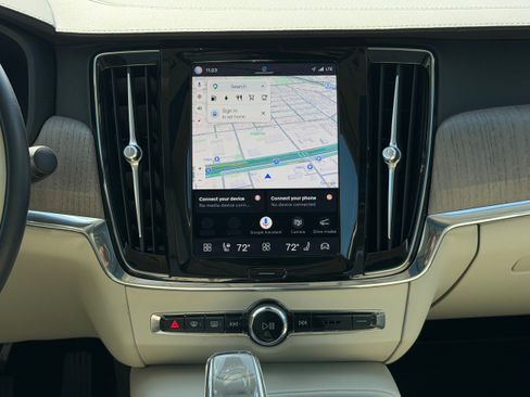 Certified 2024 Volvo S90 T8 Ultimate AWD/4WD image 15
