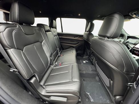 New 2025 Jeep Grand Cherokee L Limited w/ Black Appearance Package image 35