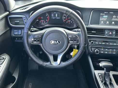 Used 2018 Kia Optima S w/ Panoramic Sunroof Package image 13