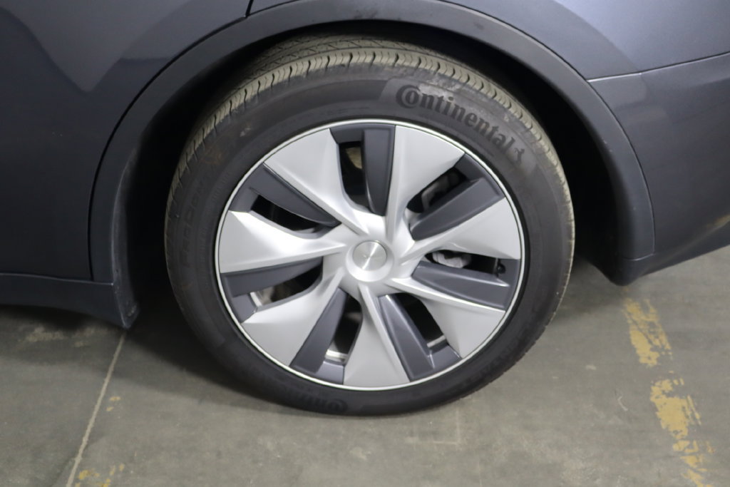 Used 2023 Tesla Model Y 2WD image 47