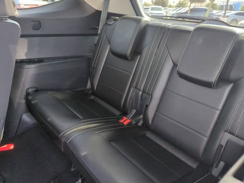 Certified 2023 Volkswagen Atlas SE image 18