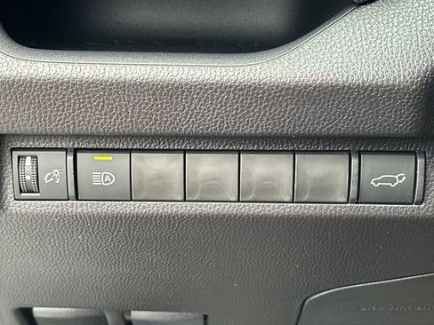 Used 2025 Toyota RAV4 XLE w/ Convenience Package FWD image 20