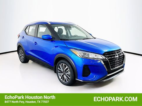Used 2024 Nissan Kicks SV image 1