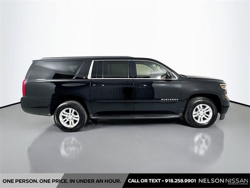 Used 2018 Chevrolet Suburban LT image 4