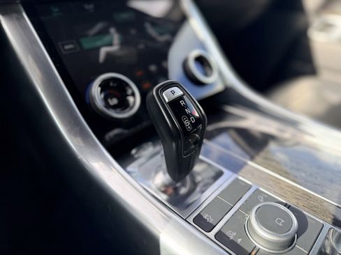 Used 2020 Land Rover Range Rover Sport HSE image 34