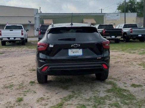 New 2026 Chevrolet Trax RS w/ Sunroof Package FWD image 7