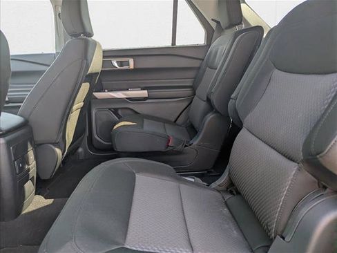 Used 2024 Ford Explorer XLT image 25