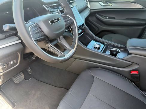 New 2026 Jeep Grand Cherokee Laredo X AWD/4WD image 19