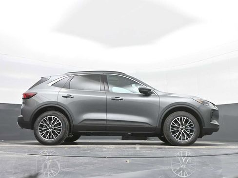 New 2025 Ford Escape SE image 37