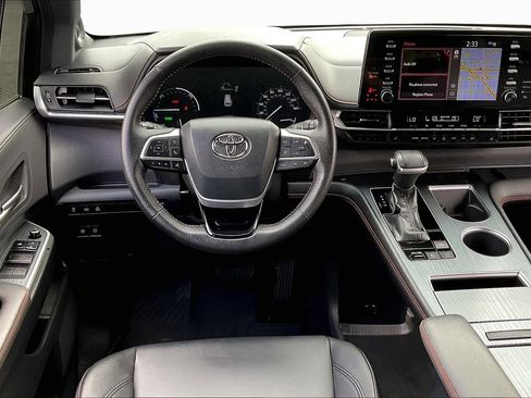 Used 2021 Toyota Sienna XSE w/ XSE Plus Package image 5