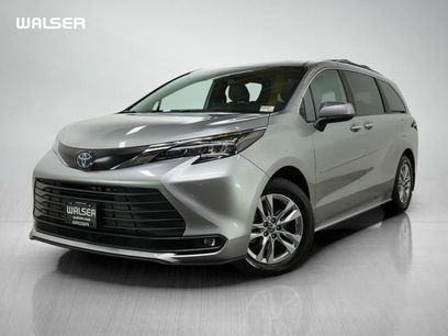 Used 2025 Toyota Sienna XLE