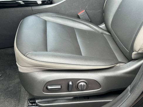 Certified 2025 Chevrolet Trax ACTIV w/ Sunroof Package FWD image 16