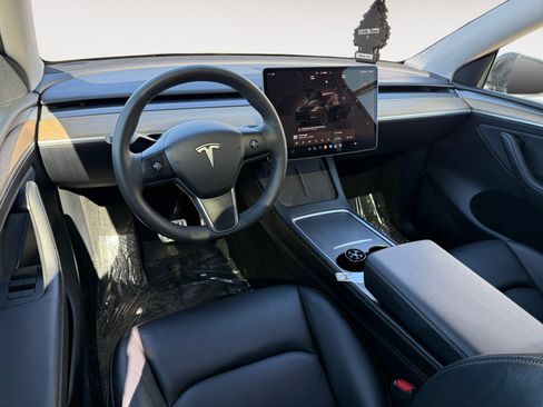 Used 2023 Tesla Model Y Performance AWD/4WD image 15