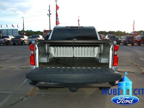 Used 2022 Chevrolet Silverado 1500 LT RWD image 22