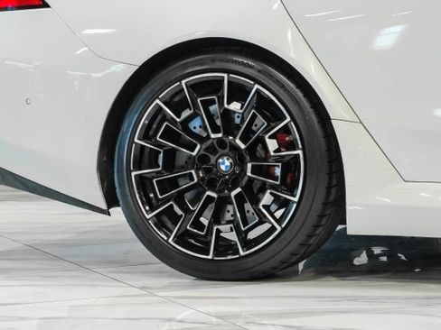 Used 2025 BMW M5 w/ Carbon Package AWD/4WD image 70