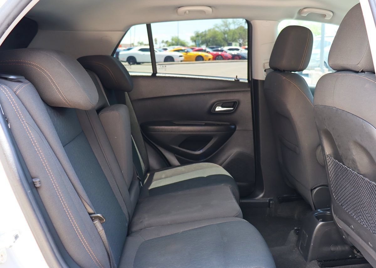 Used 2020 Chevrolet Trax LS w/ Tint and Cruise Package FWD image 27