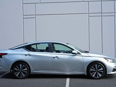 Used 2021 Nissan Altima 2.5 SV FWD image 46