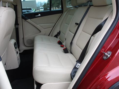 Used 2016 Volkswagen Tiguan SE image 81