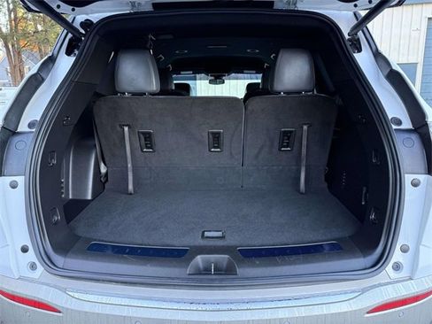 Certified 2022 Buick Enclave Essence image 11