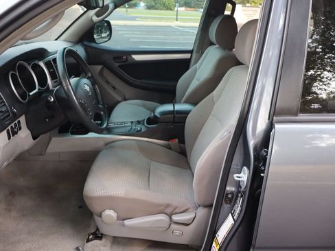 Used 2006 Toyota 4Runner SR5 AWD/4WD image 19