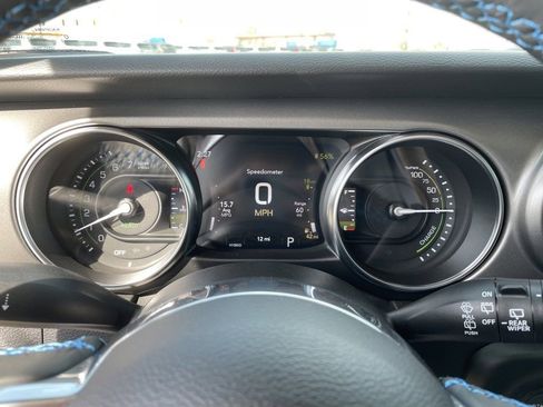 New 2023 Jeep Wrangler Unlimited Rubicon 4xe w/ Cold Weather Group image 8