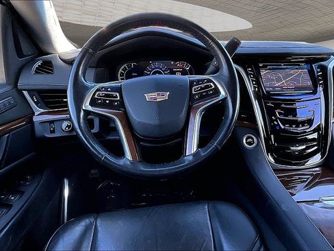 Used 2019 Cadillac Escalade 2WD image 6