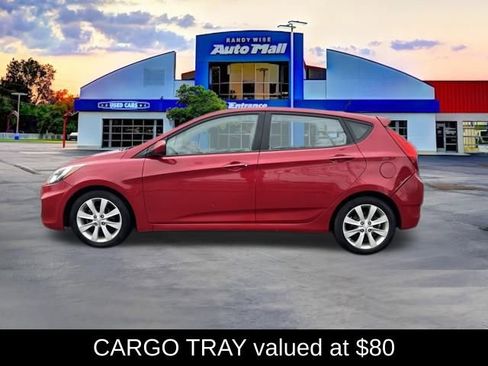 Used 2012 Hyundai Accent SE image 3