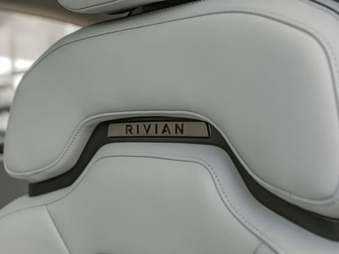 Used 2023 Rivian R1T Adventure image 38