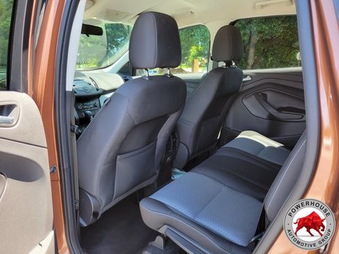 Used 2017 Ford Escape SE FWD image 13