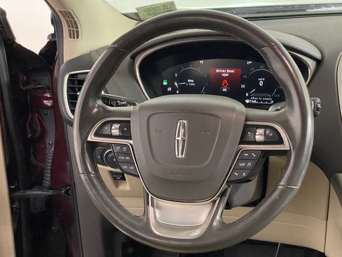 Used 2020 Lincoln Nautilus Premier w/ Equipment Group 101A image 15