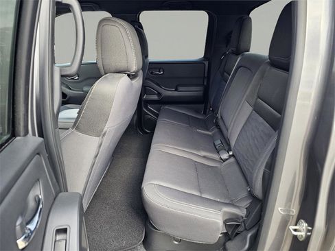 Used 2023 Nissan Frontier SV w/ Midnight Edition Package image 30