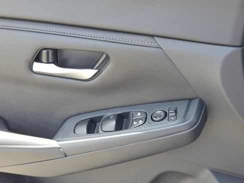 Used 2025 Nissan Sentra SV w/ All-Weather Package FWD image 26