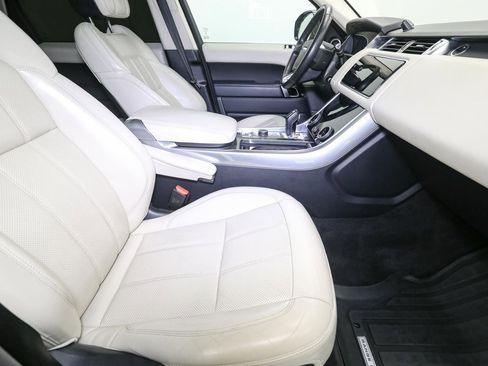 Used 2019 Land Rover Range Rover Sport HSE image 17
