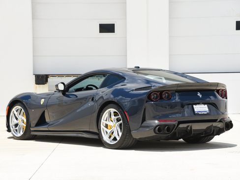 Used 2020 Ferrari 812 Superfast RWD image 15